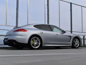PORSCHE PANAMERA S E-HYBRID l 416 PS