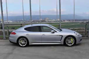 PORSCHE PANAMERA S E-HYBRID l 416 PS