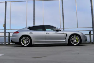 PORSCHE PANAMERA S E-HYBRID l 416 PS