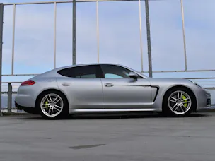 PORSCHE PANAMERA S E-HYBRID l 416 PS