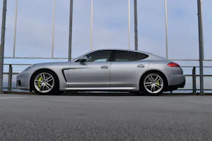 PORSCHE PANAMERA S E-HYBRID l 416 PS