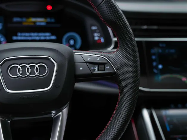 AUDI SQ7 TFSI quattro tiptronic * Facelift*7 Plätzer*Panorama*B&O*AHK