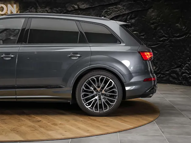 AUDI SQ7 TFSI quattro tiptronic * Facelift*7 Plätzer*Panorama*B&O*AHK