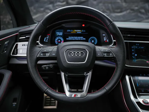 AUDI SQ7 TFSI quattro tiptronic * Facelift*7 Plätzer*Panorama*B&O*AHK