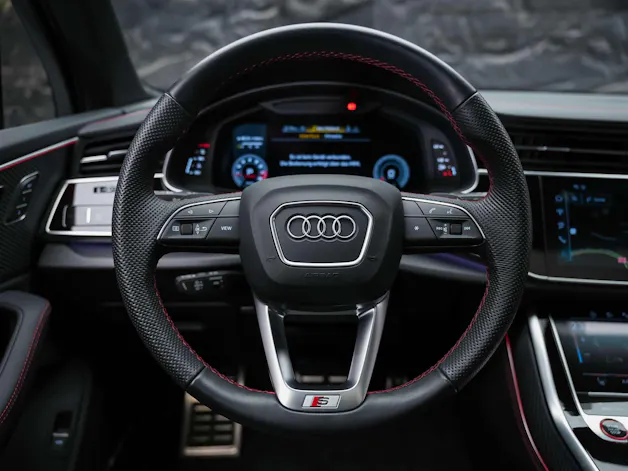 AUDI SQ7 TFSI quattro tiptronic * Facelift*7 Plätzer*Panorama*B&O*AHK