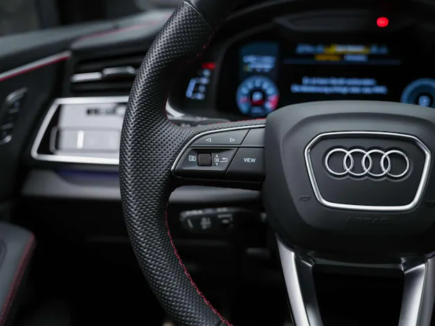 AUDI SQ7 TFSI quattro tiptronic * Facelift*7 Plätzer*Panorama*B&O*AHK