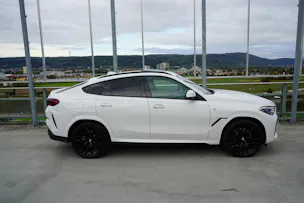 BMW X6 M50d BLACK l 400 PS