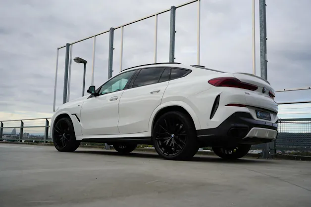 BMW X6 M50d BLACK l 400 PS