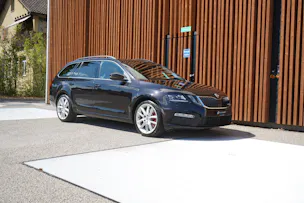 SKODA OCTAVIA COMBI 2.0 TSI RS DSG l 230 PS