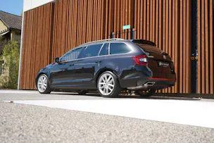 SKODA OCTAVIA COMBI 2.0 TSI RS DSG l 230 PS