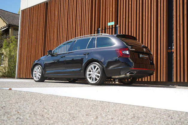 SKODA OCTAVIA COMBI 2.0 TSI RS DSG l 230 PS