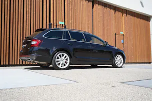 SKODA OCTAVIA COMBI 2.0 TSI RS DSG l 230 PS