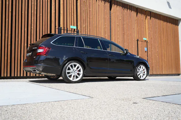 SKODA OCTAVIA COMBI 2.0 TSI RS DSG l 230 PS