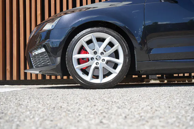 SKODA OCTAVIA COMBI 2.0 TSI RS DSG l 230 PS