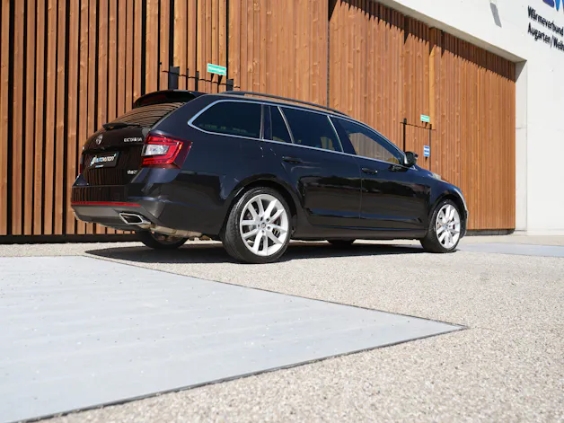 SKODA OCTAVIA COMBI 2.0 TSI RS DSG l 230 PS