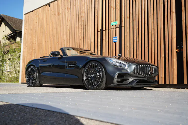 MERCEDES-BENZ AMG GT ROADSTER BLACK SPEEDSHIFT DCT l 476 PS