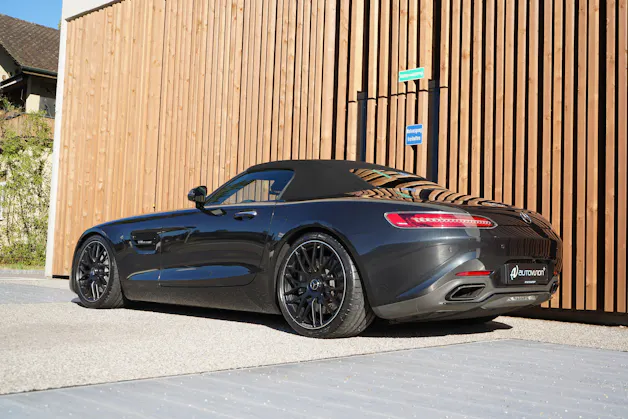 MERCEDES-BENZ AMG GT ROADSTER BLACK SPEEDSHIFT DCT l 476 PS