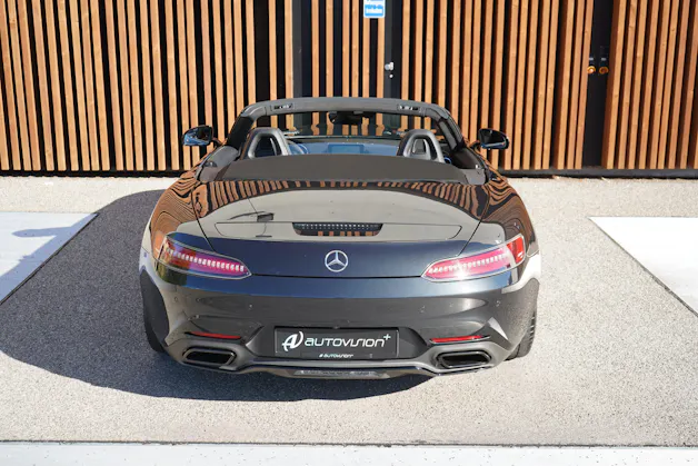 MERCEDES-BENZ AMG GT ROADSTER BLACK SPEEDSHIFT DCT l 476 PS