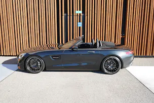 MERCEDES-BENZ AMG GT ROADSTER BLACK SPEEDSHIFT DCT l 476 PS