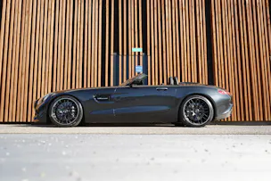 MERCEDES-BENZ AMG GT ROADSTER BLACK SPEEDSHIFT DCT l 476 PS