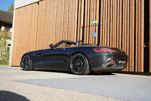 MERCEDES-BENZ AMG GT ROADSTER BLACK SPEEDSHIFT DCT l 476 PS