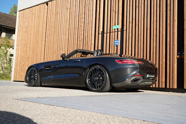 MERCEDES-BENZ AMG GT ROADSTER BLACK SPEEDSHIFT DCT l 476 PS