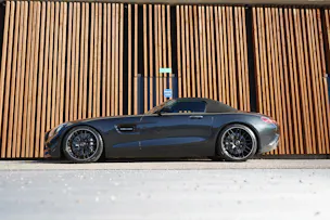 MERCEDES-BENZ AMG GT ROADSTER BLACK SPEEDSHIFT DCT l 476 PS