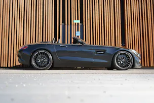 MERCEDES-BENZ AMG GT ROADSTER BLACK SPEEDSHIFT DCT l 476 PS