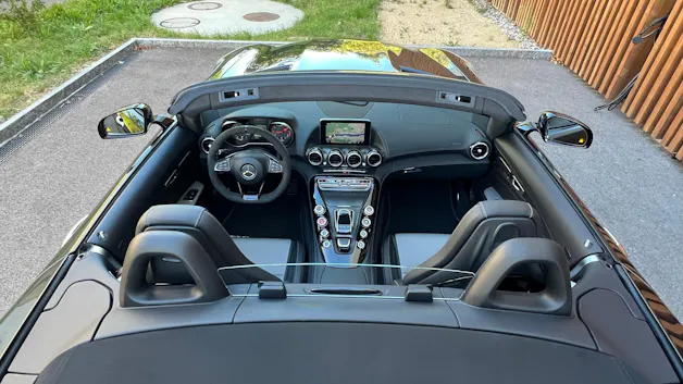 MERCEDES-BENZ AMG GT ROADSTER BLACK SPEEDSHIFT DCT l 476 PS