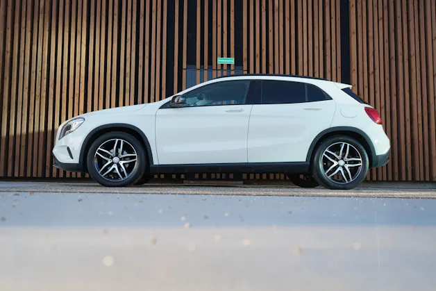 MERCEDES-BENZ GLA 220 CDI URBAN NIGHT 4MATIC 7G-DCT l 170 PS