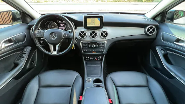 MERCEDES-BENZ GLA 220 CDI URBAN NIGHT 4MATIC 7G-DCT l 170 PS