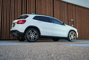 MERCEDES-BENZ GLA 220 CDI URBAN NIGHT 4MATIC 7G-DCT l 170 PS