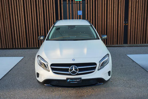 MERCEDES-BENZ GLA 220 CDI URBAN NIGHT 4MATIC 7G-DCT l 170 PS