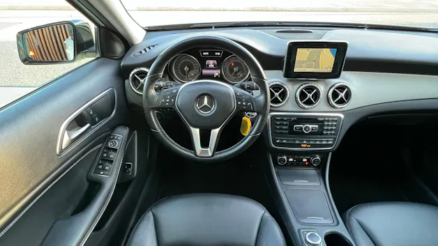 MERCEDES-BENZ GLA 220 CDI URBAN NIGHT 4MATIC 7G-DCT l 170 PS