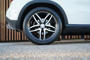 MERCEDES-BENZ GLA 220 CDI URBAN NIGHT 4MATIC 7G-DCT l 170 PS