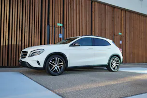 MERCEDES-BENZ GLA 220 CDI URBAN NIGHT 4MATIC 7G-DCT l 170 PS