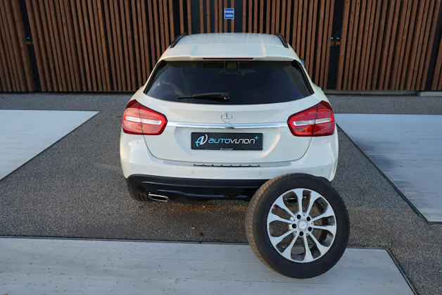 MERCEDES-BENZ GLA 220 CDI URBAN NIGHT 4MATIC 7G-DCT l 170 PS