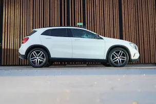 MERCEDES-BENZ GLA 220 CDI URBAN NIGHT 4MATIC 7G-DCT l 170 PS
