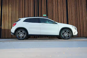 MERCEDES-BENZ GLA 220 CDI URBAN NIGHT 4MATIC 7G-DCT l 170 PS