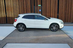 MERCEDES-BENZ GLA 220 CDI URBAN NIGHT 4MATIC 7G-DCT l 170 PS