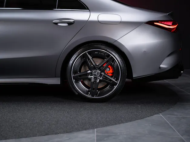 MERCEDES-BENZ CLA 35 AMG 4matic / Panorama-Glasdach / Burmester / Rückfahrkamera