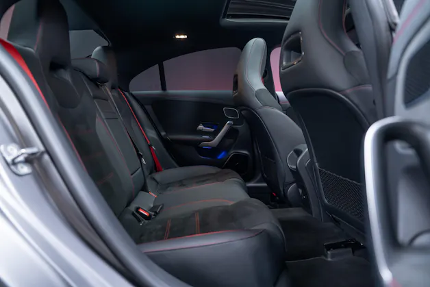 MERCEDES-BENZ CLA 35 AMG 4matic / Panorama-Glasdach / Burmester / Rückfahrkamera