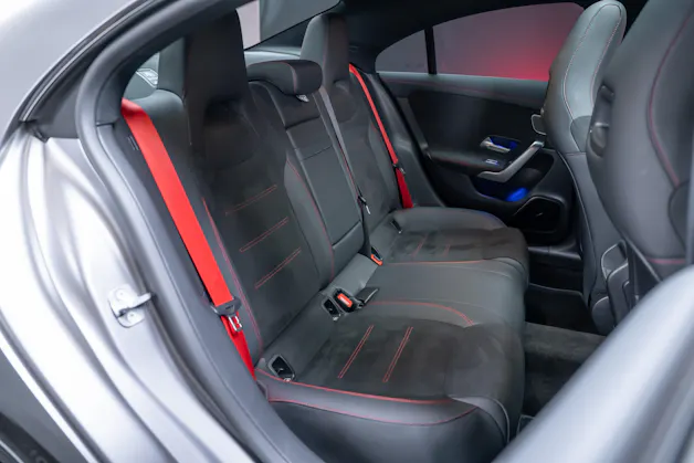 MERCEDES-BENZ CLA 35 AMG 4matic / Panorama-Glasdach / Burmester / Rückfahrkamera
