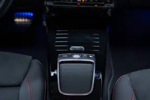 MERCEDES-BENZ CLA 35 AMG 4matic / Panorama-Glasdach / Burmester / Rückfahrkamera