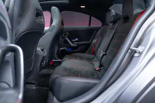 MERCEDES-BENZ CLA 35 AMG 4matic / Panorama-Glasdach / Burmester / Rückfahrkamera