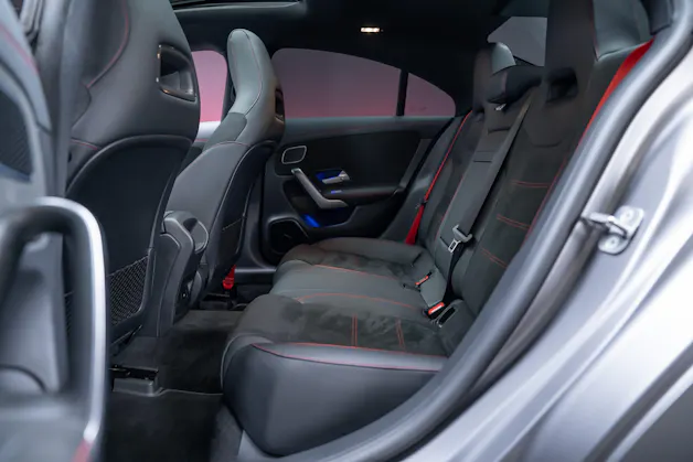 MERCEDES-BENZ CLA 35 AMG 4matic / Panorama-Glasdach / Burmester / Rückfahrkamera
