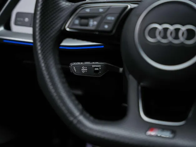 AUDI RS3 Limousine 2.5 TSI quattro S-tronic *Massage*Matrix LED*Ambientebeleuchtung*