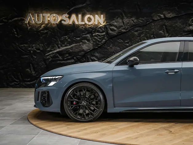 AUDI RS3 Limousine 2.5 TSI quattro S-tronic *Massage*Matrix LED*Ambientebeleuchtung*