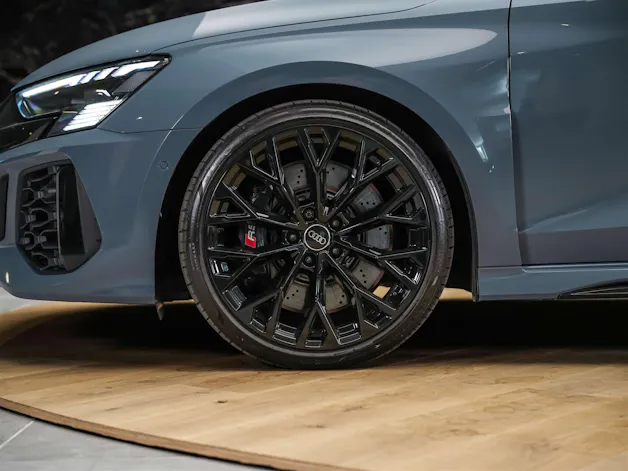 AUDI RS3 Limousine 2.5 TSI quattro S-tronic *Massage*Matrix LED*Ambientebeleuchtung*