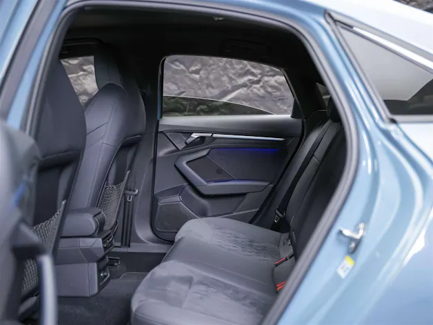 AUDI RS3 Limousine 2.5 TSI quattro S-tronic *Massage*Matrix LED*Ambientebeleuchtung*
